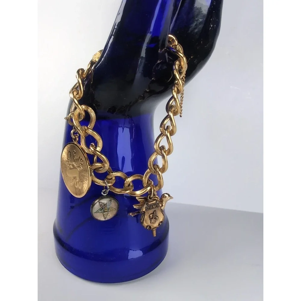 Vintage Monet Gold Tone Charm Bracelet W/Charms Classic Jewelry